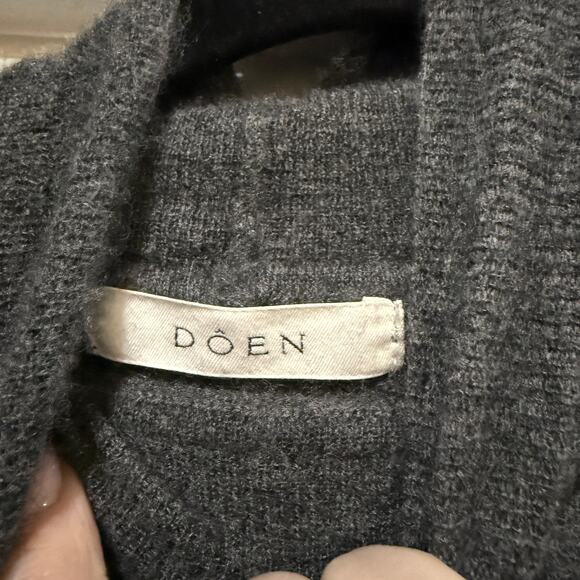 Doen Atta Cashmere Turtleneck Sweater - Picture 5 of 5